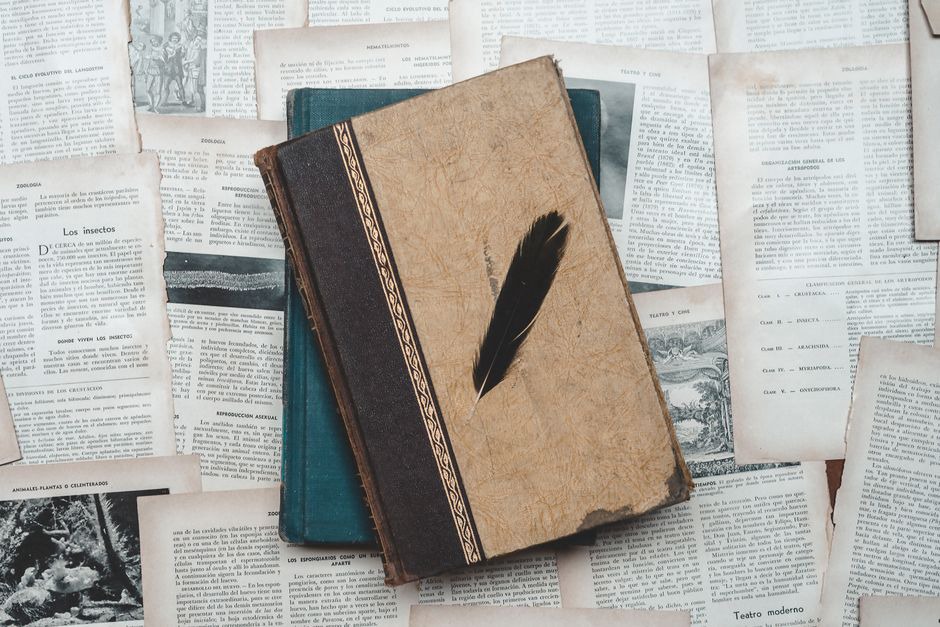 Детское имя сохранилось на форзаце старой книги